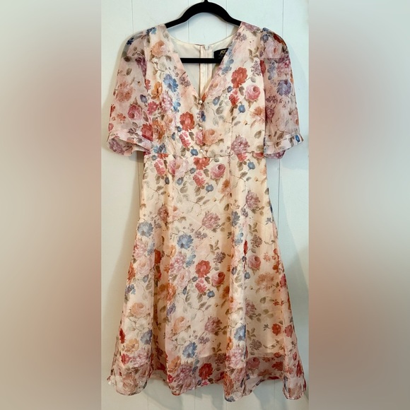 Angelic Chic Collection Floral V-Neck Pearl Dress, Size 34 - Picture 1 of 11
